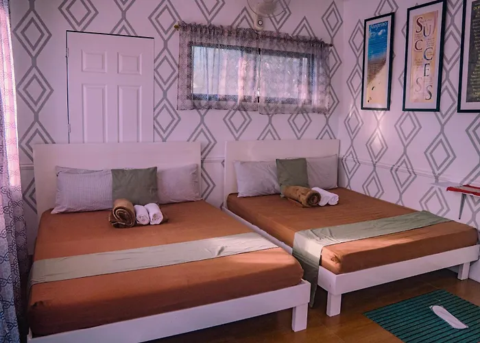 L & M Hearthstones Inn *